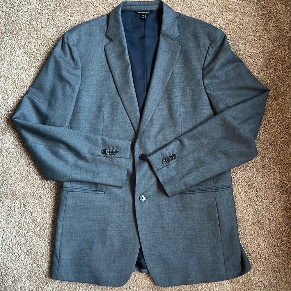 Banana Republic Light Gray Standard Fit Suit